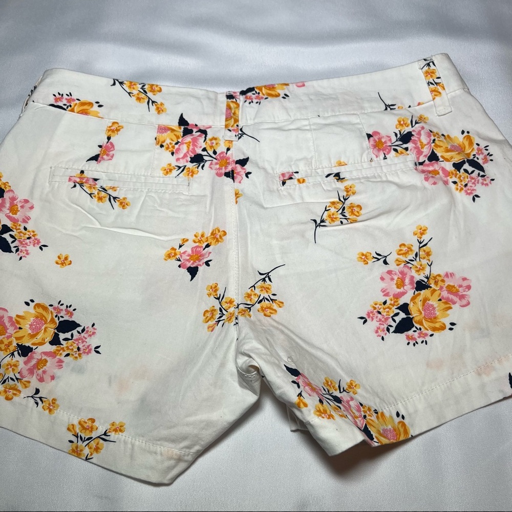 Womens shorts 3.5 Length Flower design